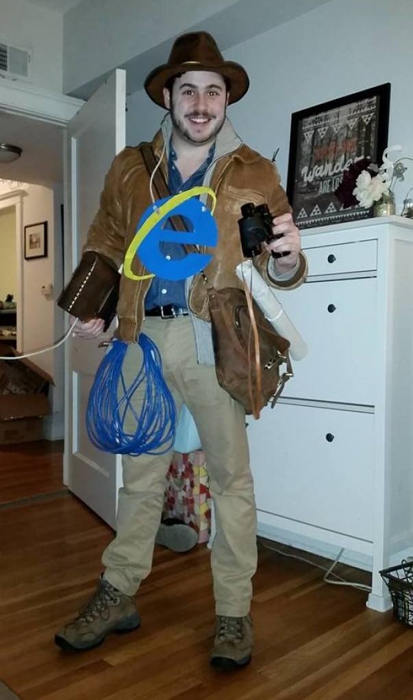 Surprisingly Creative Halloween Costumes That Deserve an Award Page 58